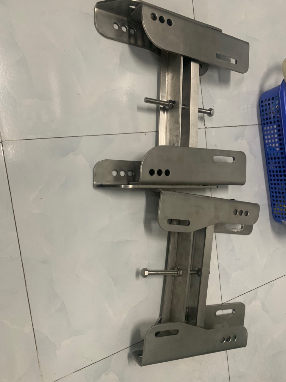 04E73733 8C80 4D47 9044 12B3BEDAD027 Pat nâng máy chuyển sang chân dài.