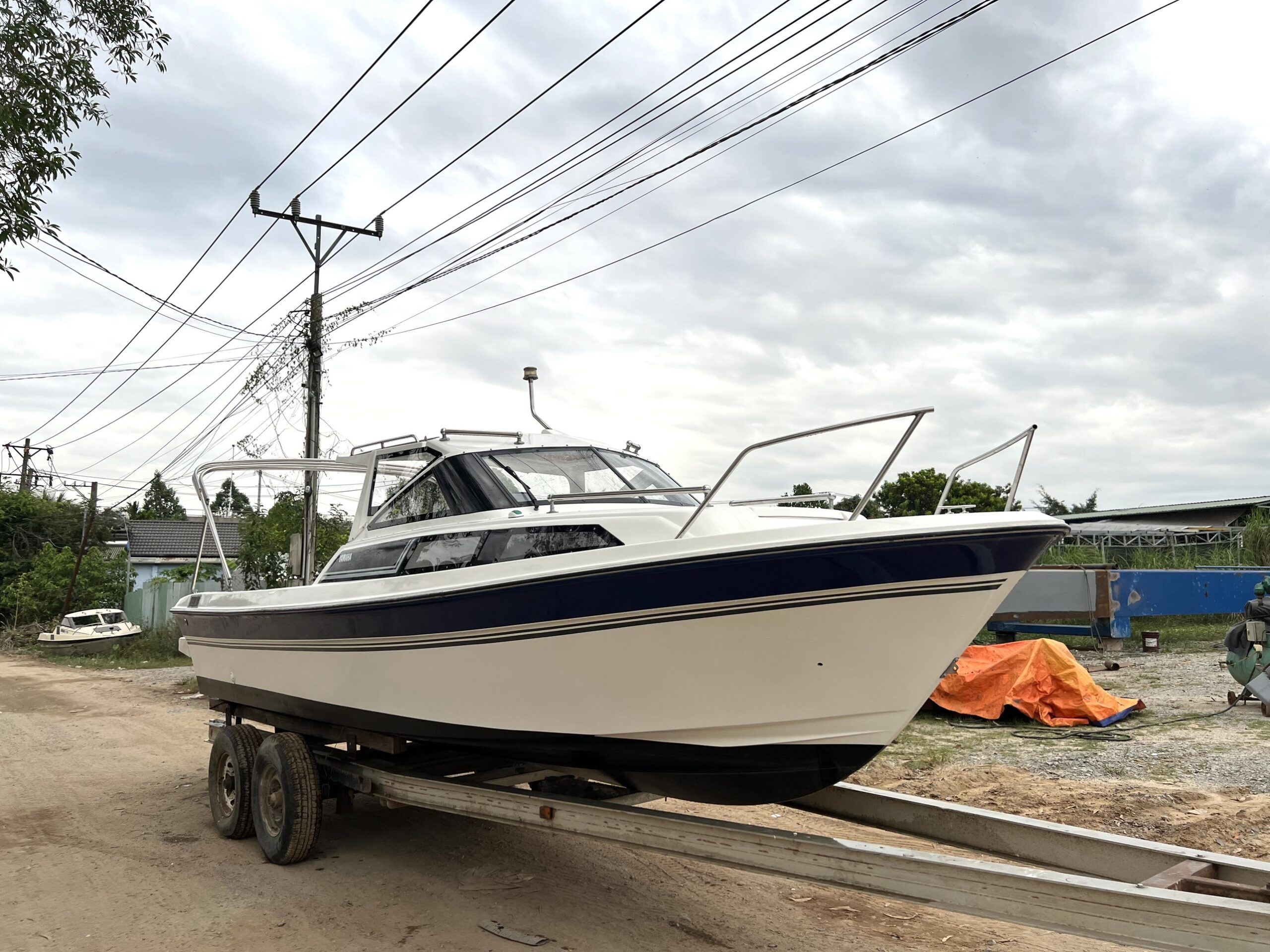05A0745C D87C 4843 B53C 811052AF7185 scaled Du thuyền máy dầu giá rẻ tiết kiệm nhiên liệu