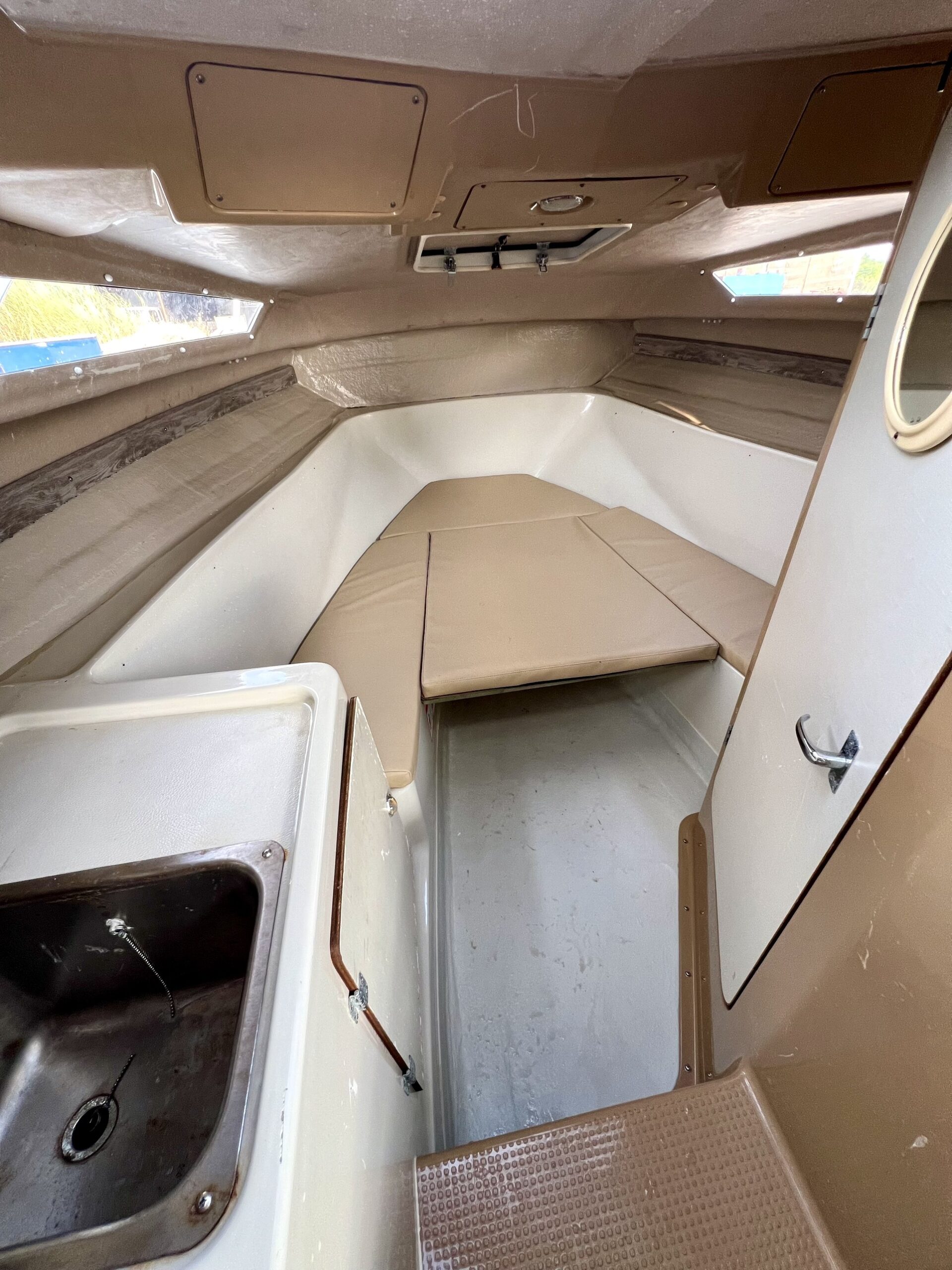 0BD42C7F 063A 42EB B04E 7D9DE9D89122 scaled Du thuyền giá rẻ Yamaha FR25