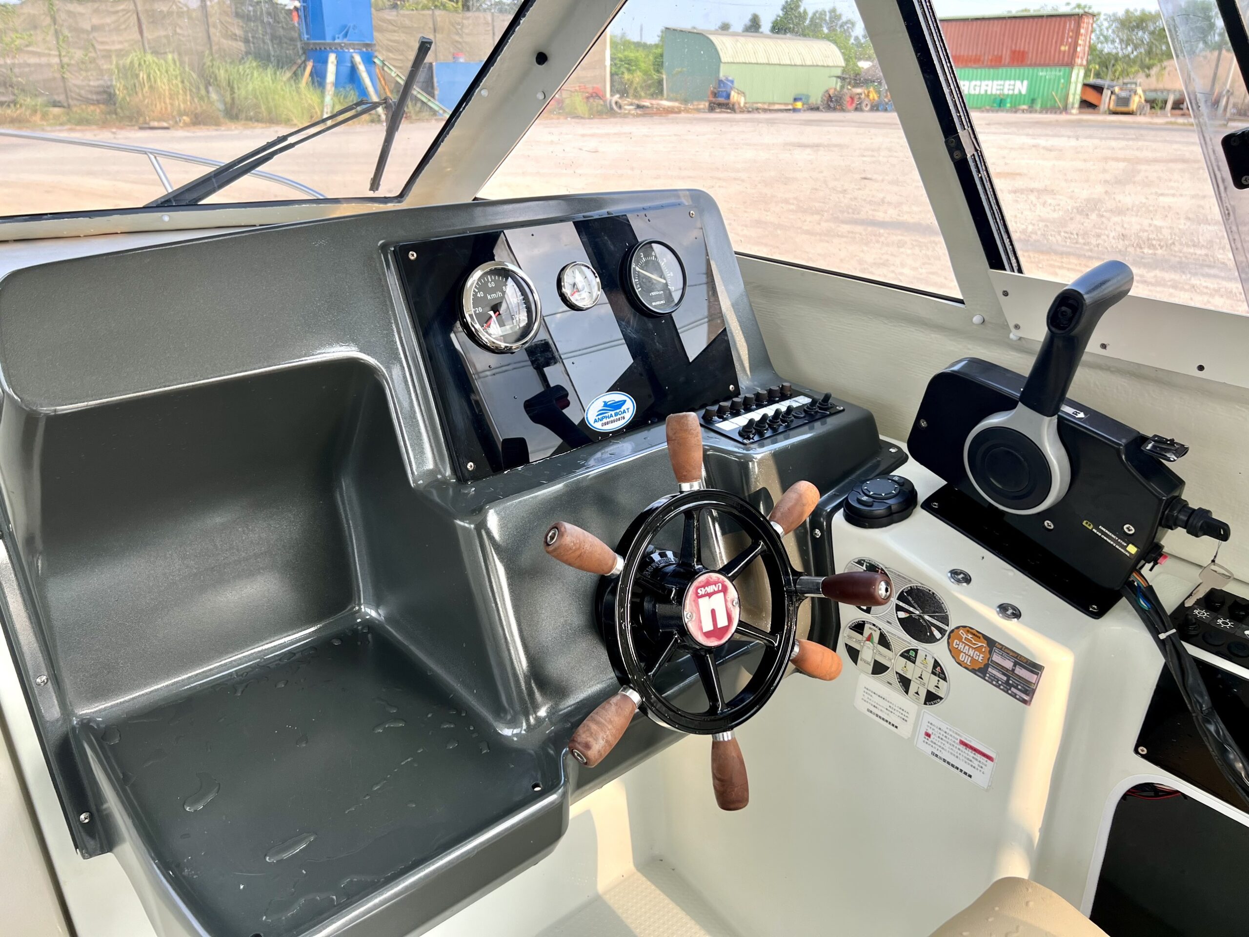 433463A1 8C8C 4D3A A04E A6A8177CA20D scaled Du thuyền giá rẻ Yamaha FR25