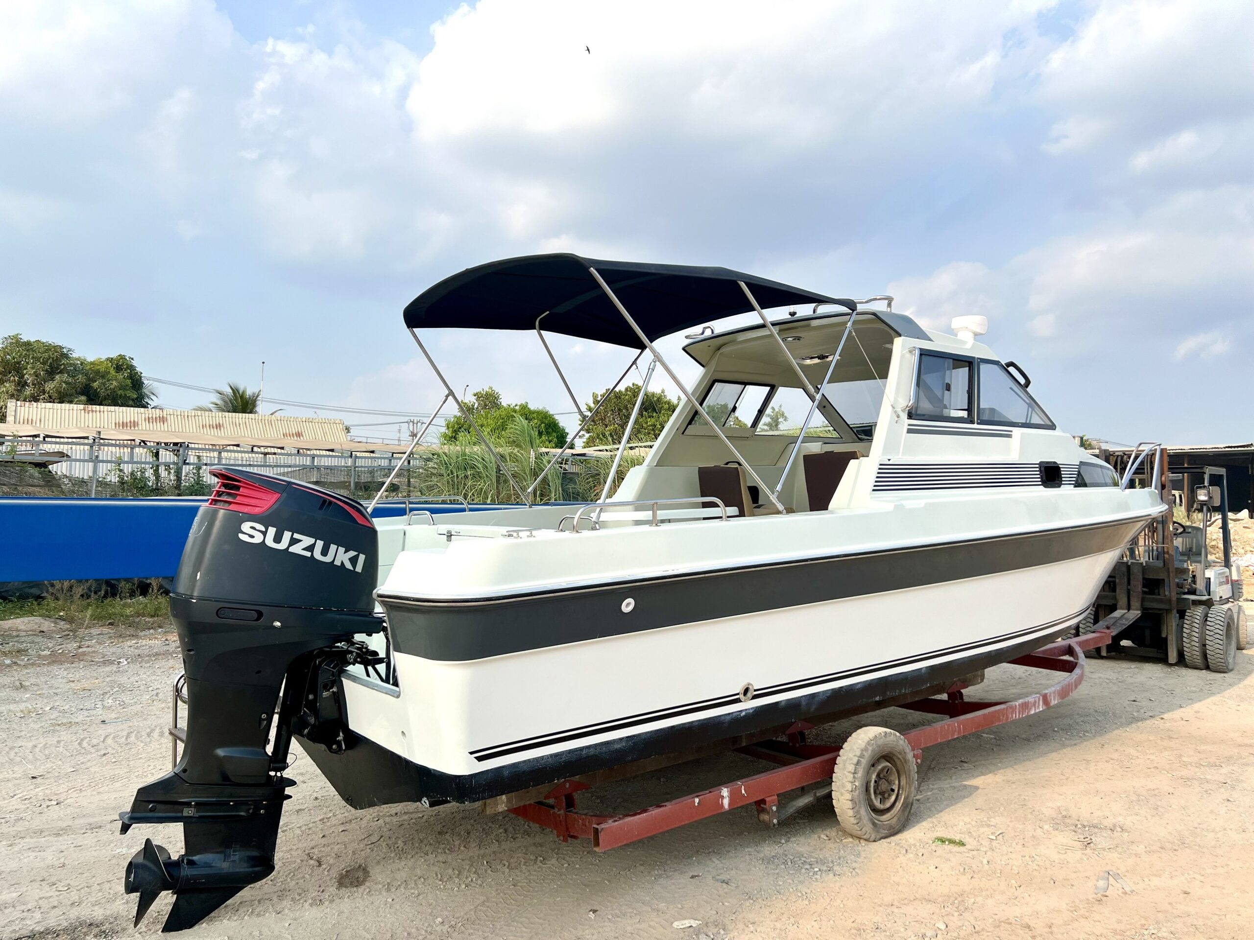 9042A9BD 3D23 406D B9D5 E0BDEE4550DA scaled Du thuyền giá rẻ Yamaha FR25