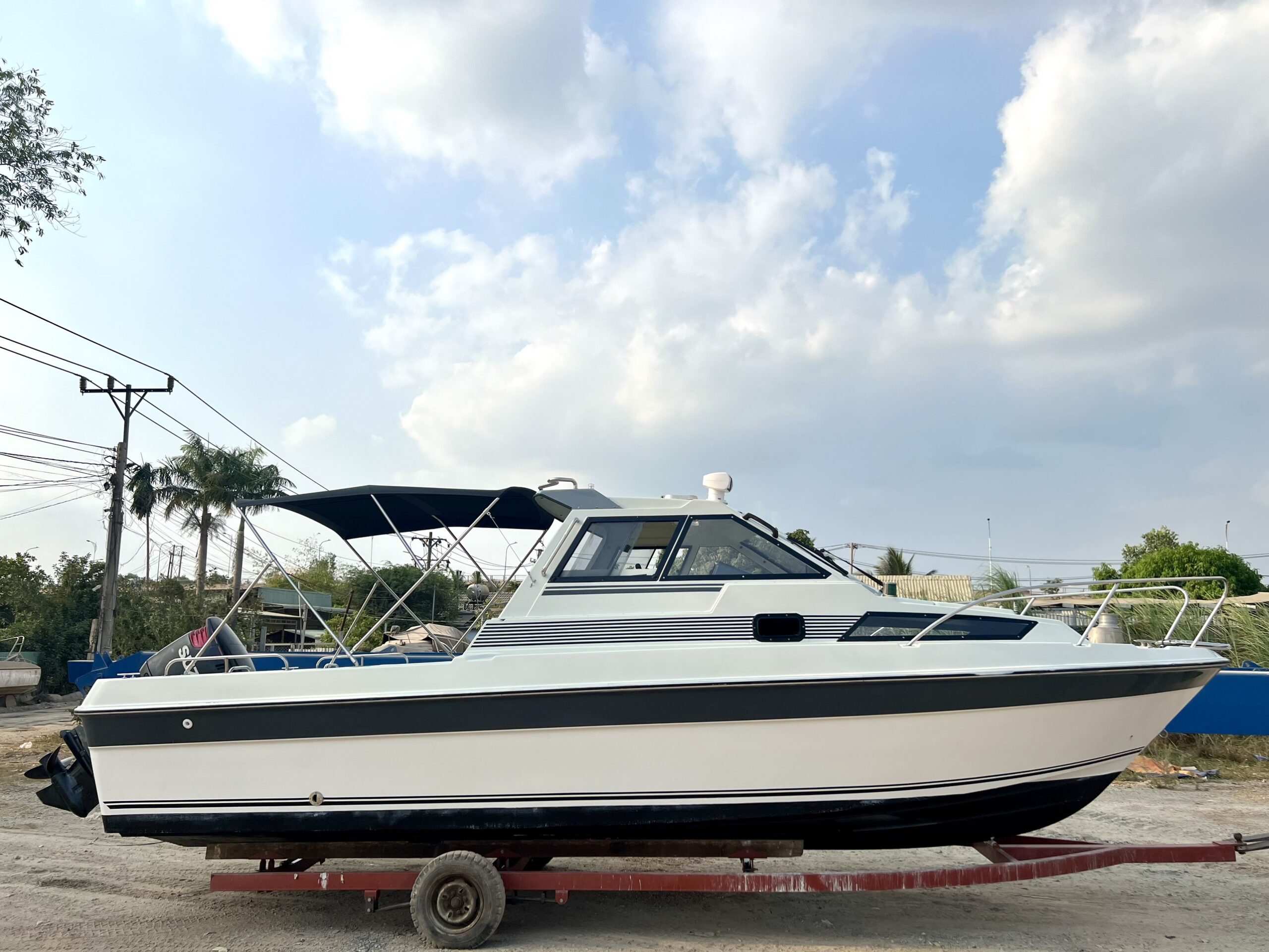 A51355CD F8C9 4DCC A6FB B9ABCD1637AD scaled Du thuyền giá rẻ Yamaha FR25