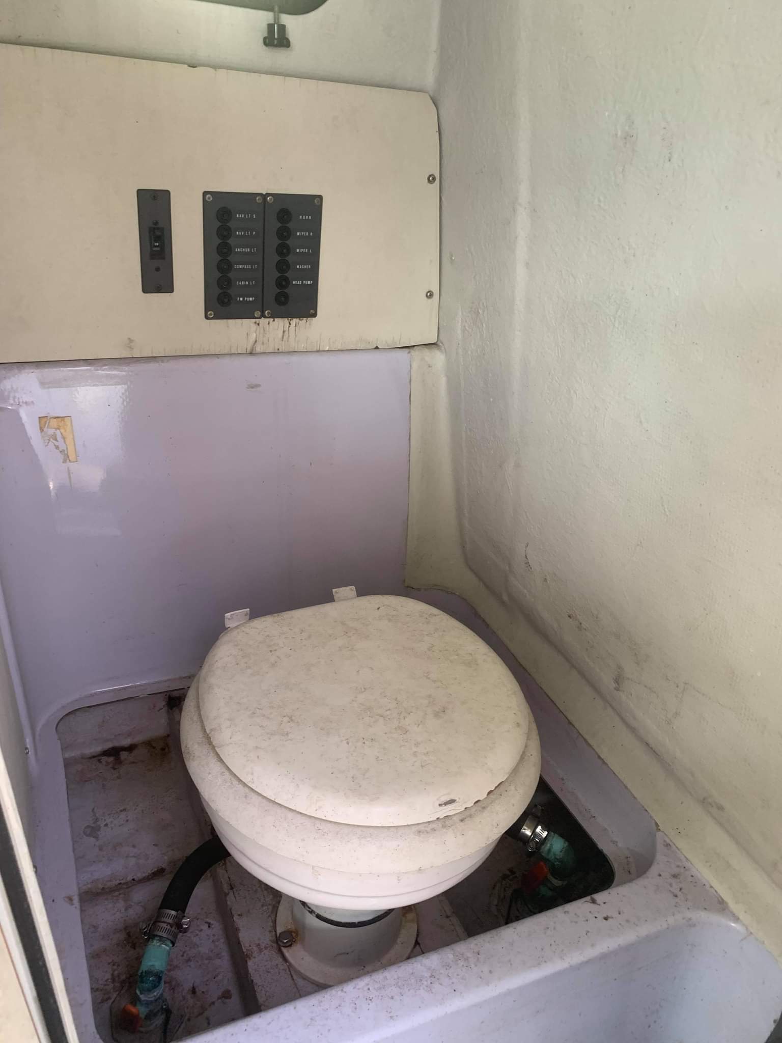 received 2750629548562896 ( Đã bán ) Ca nô Yamaha FR23 dài 7,3m rộng 2,4m, lắp 2 máy 60hp