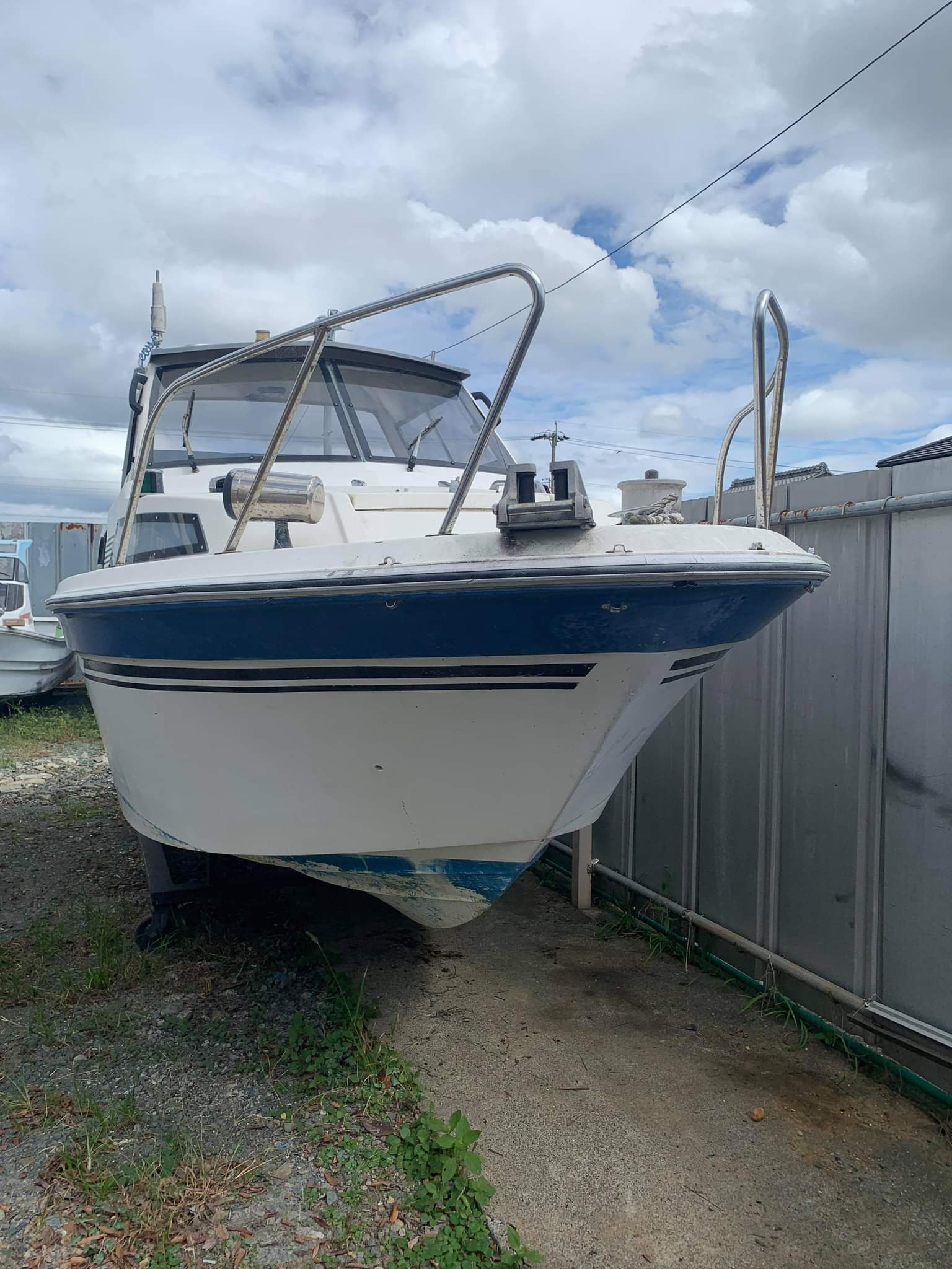 received 414278590218401 ( Đã bán ) Ca nô Yamaha FR23 dài 7,3m rộng 2,4m, lắp 2 máy 60hp