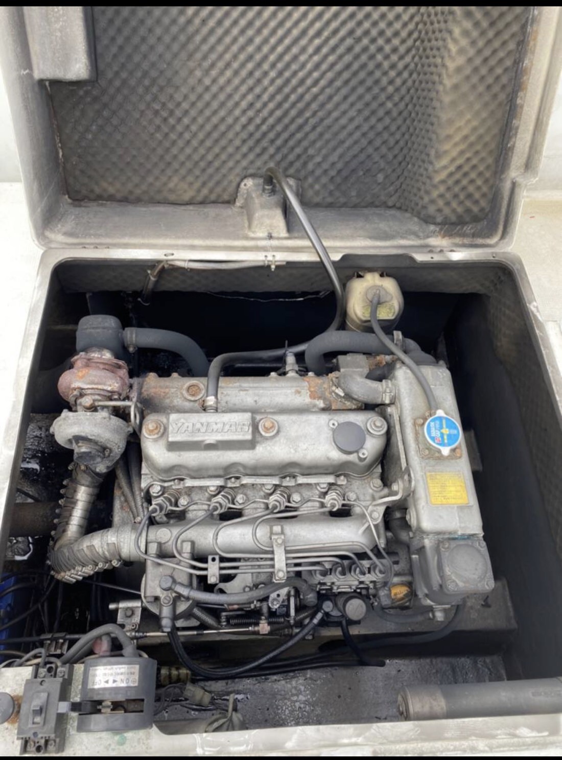 z2652598775770 523fb4ae43083dd09a7a183ac30d037f Tàu câu máy dầu Nhật Yanmar 45hp