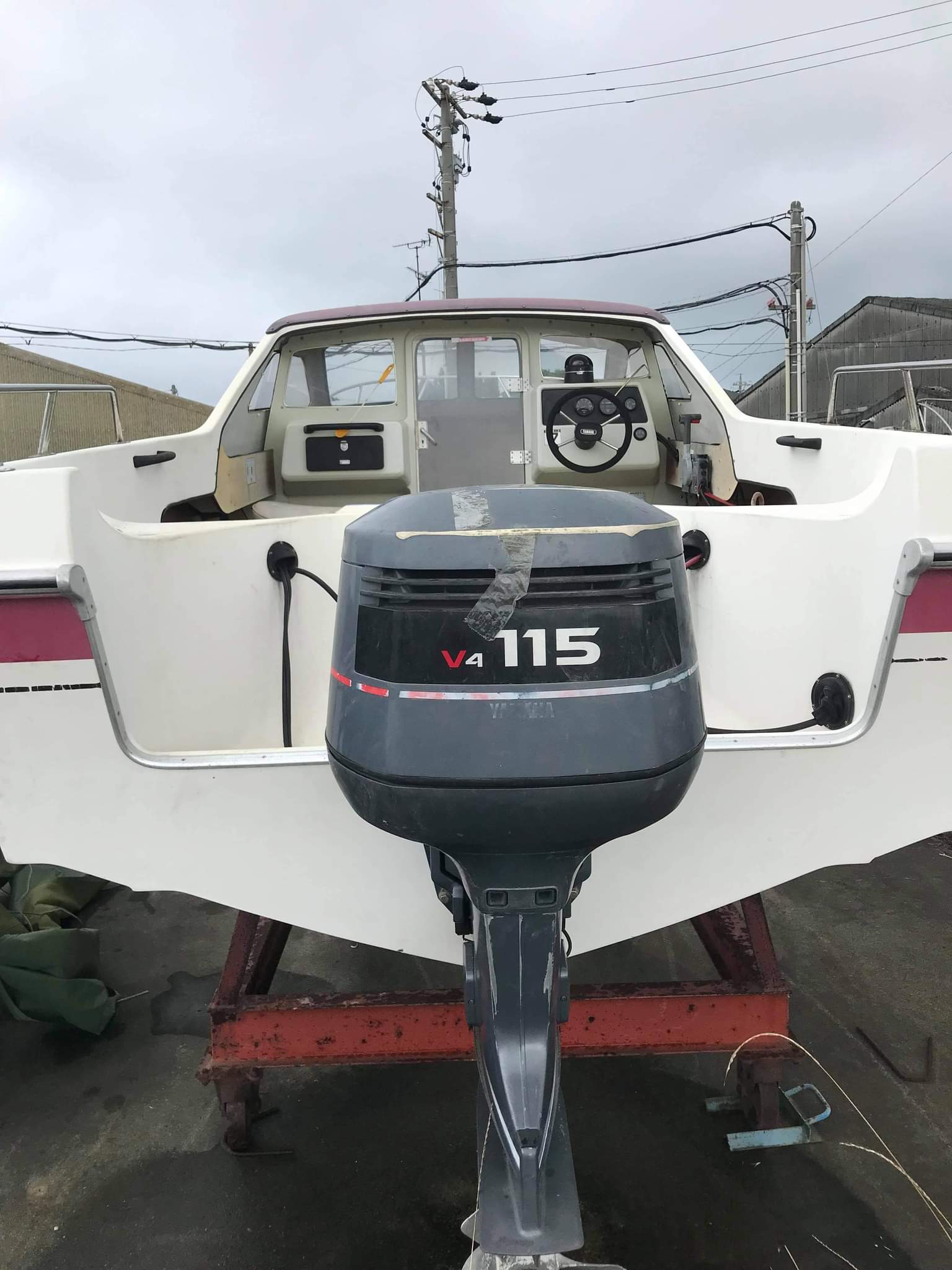 Cano Yamaha gia đình máy xăng 115hp 5 z2693747944010 fc2aafb262b92337f0c4652c61851e3a Cano Yamaha gia đình máy xăng 115hp