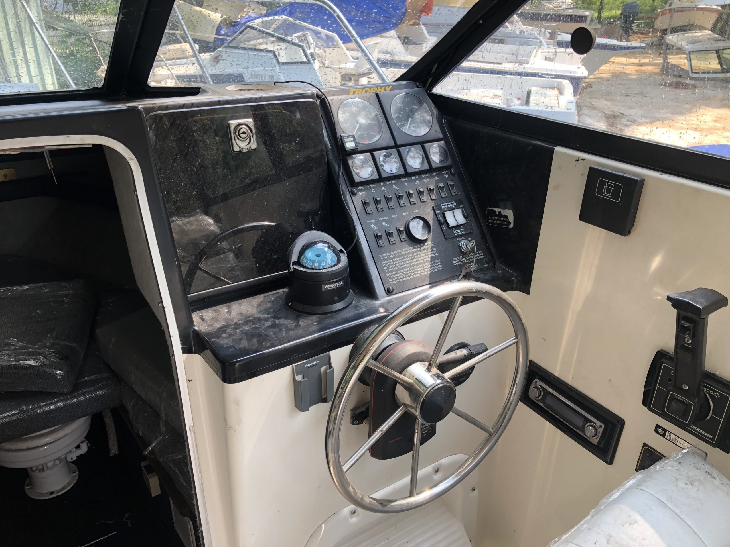 (Đã bán) Bayliner Trophy Mỹ máy Mercury ̀5.7 V8 xăng 13 z3075582566468 e77f5ff39f7a832c1d82107fd4809eb7 scaled (Đã bán) Bayliner Trophy Mỹ máy Mercury ̀5.7 V8 xăng