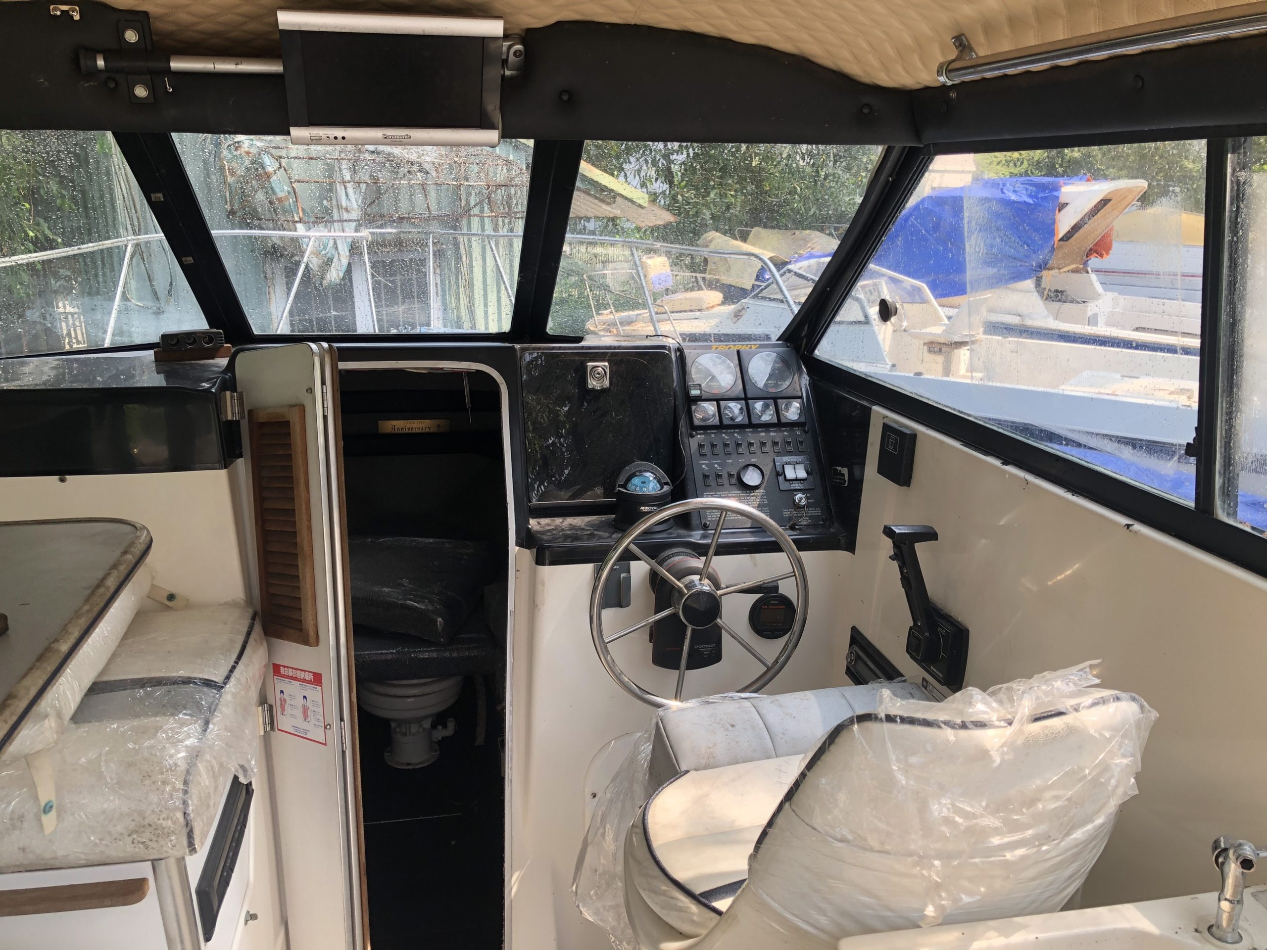 (Đã bán) Bayliner Trophy Mỹ máy Mercury ̀5.7 V8 xăng 17 z3075582568064 dc6ab52af0755d8fc42495fcf920601e scaled (Đã bán) Bayliner Trophy Mỹ máy Mercury ̀5.7 V8 xăng